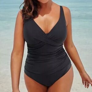 New Ruched Twist
Vneck Swimsuits For All plunge
18 plus size Elegant Swimsuit